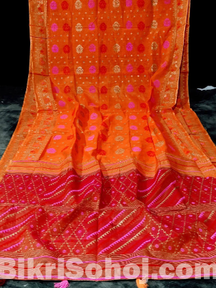 শাড়ী